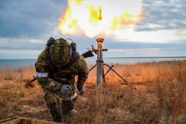 Военнослужащие Росгвардии совершенствуют практические навыки по стрельбе из артиллерийского вооружен