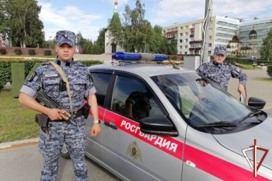 Экипаж Росгвардии пресек действия сургутянина, создававшего опасные ситуации на дороге Экипаж Росгвардии пресек действия сургутянина, создававшего опасные ситуации на дороге