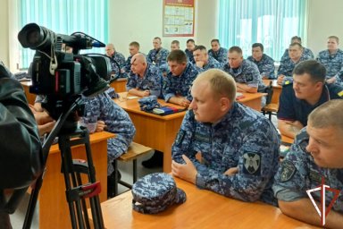 Сюжет о служебных буднях сотрудников вневедомственной охраны Росгвардии вышел на курганском ТВ