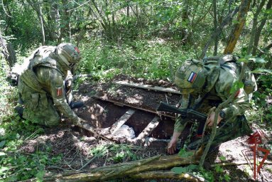 Спецназ Росгвардии ликвидировал три крупных схрона в Донецкой Народной Республике